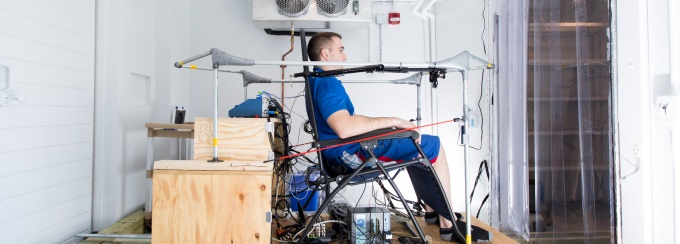 Hyper/Hypobaric Chamber. 